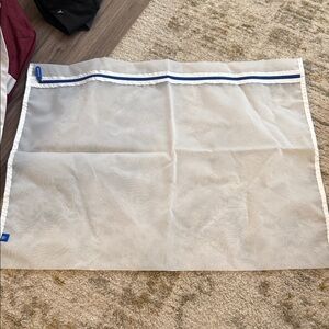 NEW Rothy’s The Easy Wash Bag Rothys Zip Mesh Laundry Bag
